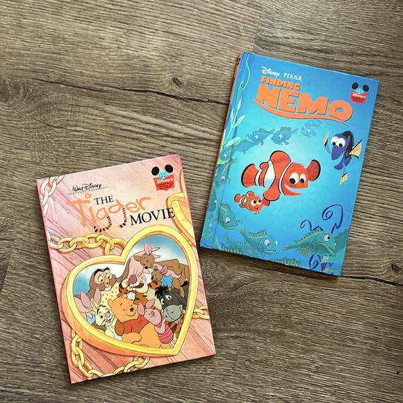 SPECIAL!! 3/$21 Books 📚 Vintage Lot of 2 Y2K Disney books early 2000’s - Picture 1 of 6